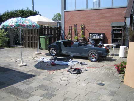 De achterspatborden hangen er aan...